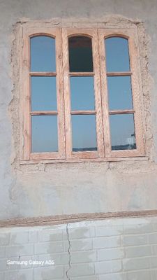 Deraza 2 ta bo‘yi 150 eniga 140 xolati yaxshi