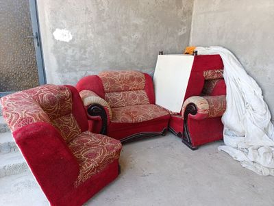 Диван сотилади б/у.