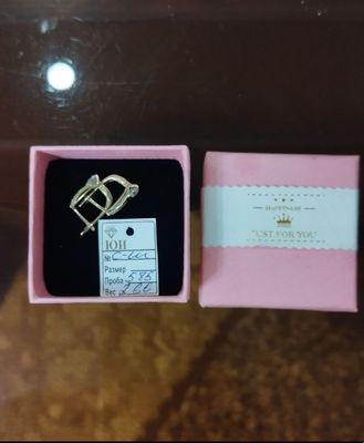 Продам золотые серьги
