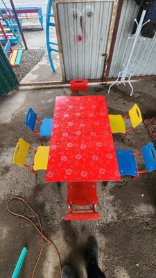Детские столы и стулья