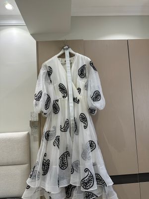Элегантное женское платье