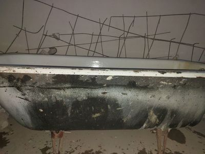 Продам ванну и газ плиту в нормальном состоянии