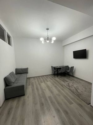 Mirzo Ulug'bek metroga yaqin joyda joylashgan 2 xonalik uy