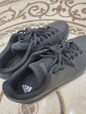 Кроссовки Adidas оригинальные 43 размер
