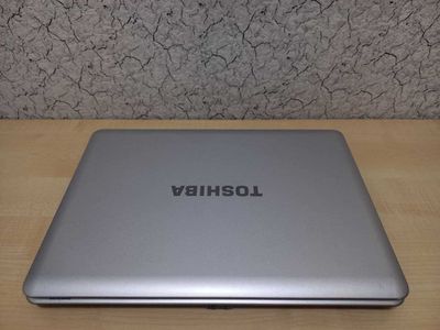 Toshiba Satellite noutbuk sotiladi
