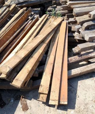 Срочно продаются половые доски с брусками 70m2 по квартире.