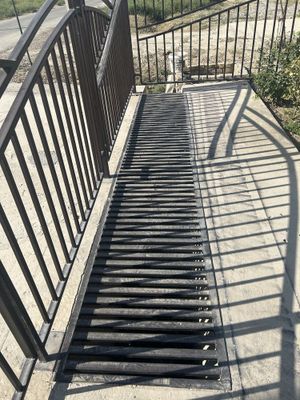 Железный трап продается быстрой