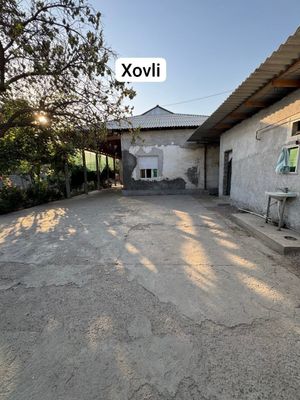 9 sotixlik 5 xona tayor uy va 4 xona bitmagan uy Gaz svet ichimlik suv