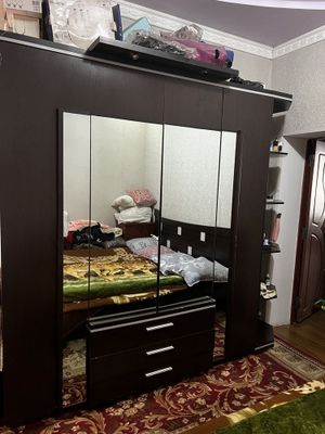 Продам спальный гарнитур комплект