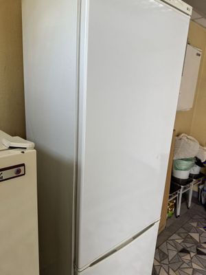 Холодильник (indesit).