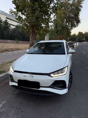 Byd E2 405 Luxury 10.300km пробег