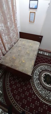 Продаётся кровать с матрасом