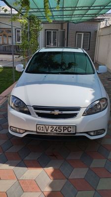 Lacetti sotiladi