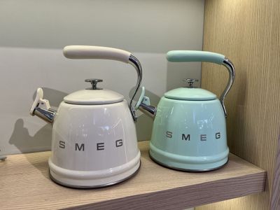 Smeg чайник со свистком — оригинал, 2 года гарантия, все цвета есть
