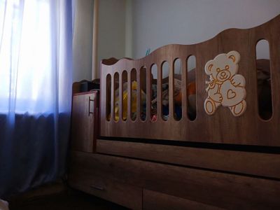 Детская кровать, 3 в 1. Люлька столик, полки и кровать для подростка