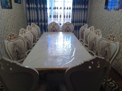 Стол и 14 стульев
