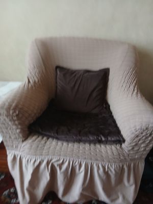 Продаю диван с кресслами