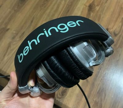 Naushnik Behringer hpx2000. Narxi 300,000 so‘m