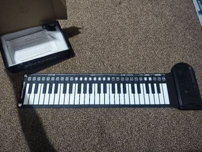 elektr pianino piano hamma yoshdagilarga tog'ri keladi ishlatilmagan