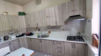 Kuxniy mebel sotiladi
