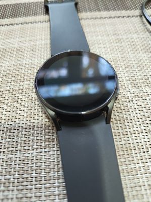 Часы Samsung Galaxy Watch 4