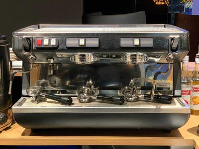 Итальянская кофе-машина Nuova Simonelli Apia Life