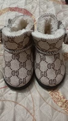 Продаю обувь на девочку