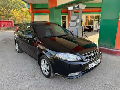 Chevrolet Gentra (qora)