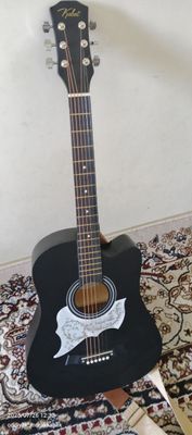 Gitara sotiladi deyarli yangi
