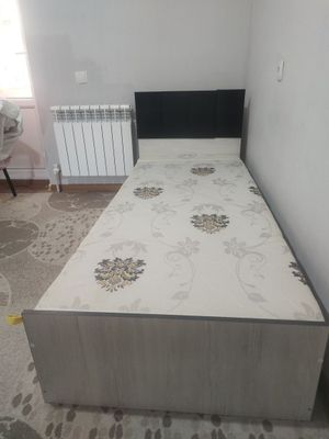 Продается кровать в городе Алмалык.