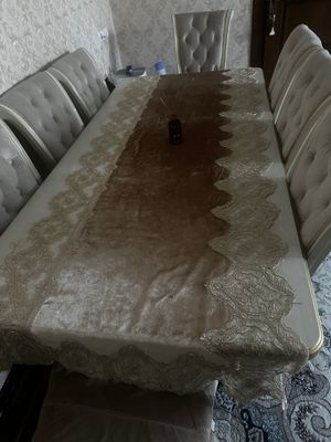 8 кишилик стол стулларимни сотаман