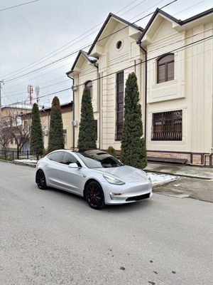 Tesla model 3 Long Range 2019 Состаяние Идеално 62000km