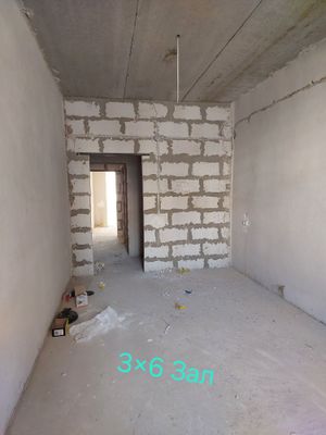 Uy sotiladi 12mik 38v 43 kv