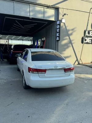 Hyundai sonata sotiladi srochno