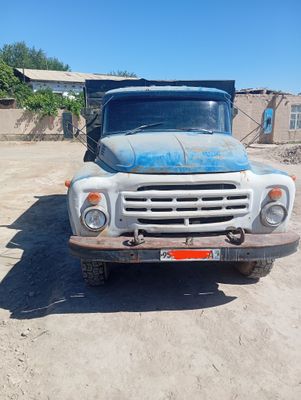 Zil mashin satiladi