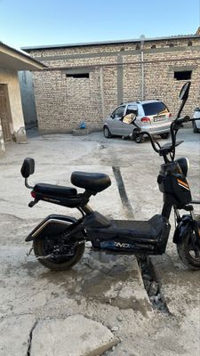 Skuter snoky 4 ta bor xolati yangi