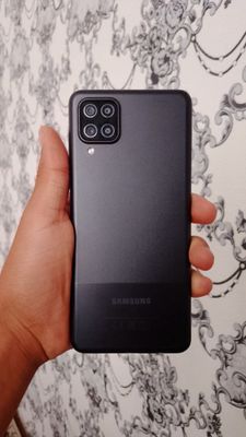 Samsung a12. holati ideal