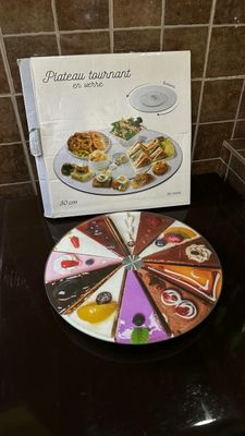 Поднос стелянный на крутящейся основе