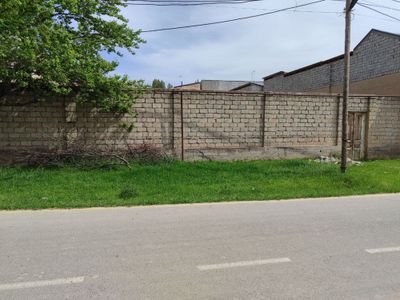 Sotiladi 8 sotixlik va 4 sotixlik yer Mavjud Nazarbek Tarnov