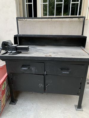 Столярный стол б/у Металический