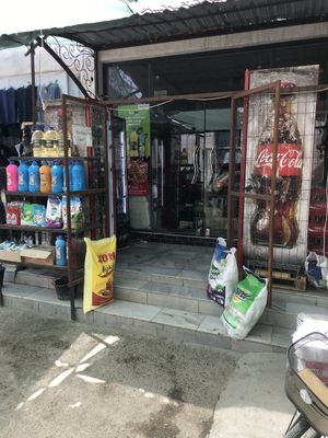 Buxoro viloyati Shofirkon tumani Shofirkon dehqon bozori ichida joylas