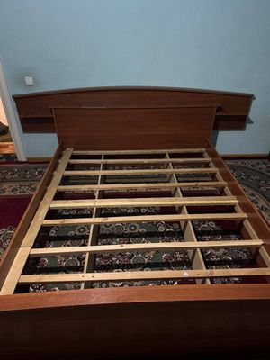 Мебель, кровать+2та тумбочка