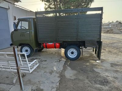 Uaz 452 sotiladi 1991 yil xolati alo 2 ta 100 tali metani bor