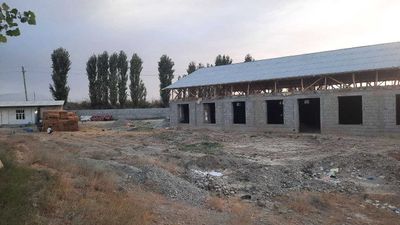 Фарғона, Саткакда қорамол фермаси сотилади. 40 000$ келишамиз.