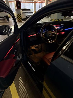Bmw i5 35L notarius
