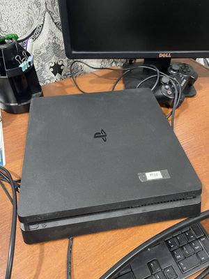 Playstation 4 slim