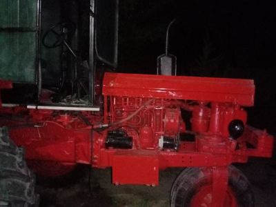 T 28 traktor sotiladi holati yangiday noldan yigʻilgan hama zapch