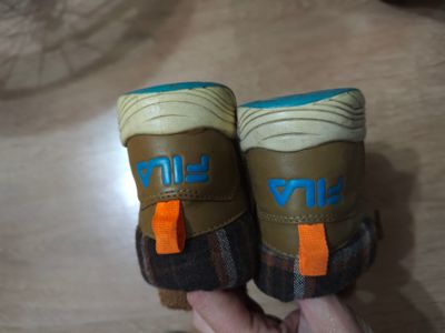 Продам зимние утеплённые ботиночки на мальчика