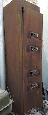 Продаётся металлический шкаф