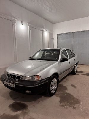 Nexia DONS holati yaxshi 1,5 motor yili 2004 suyagi butun